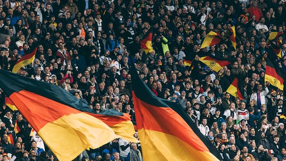 Deutschland Fahnen in Fanblock