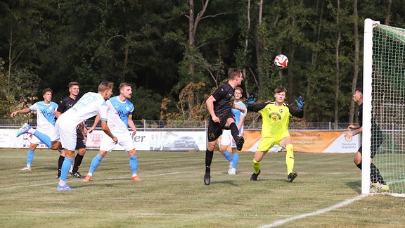 Tor für Chemniz, Felix Müller / Mueller (23, Chemnitz) trifft zum 0:2.