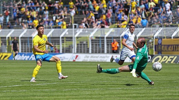 Regionalliga: Theo Ogbidi bleibt Lok Leipzig treu