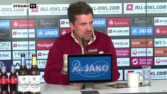 Thomas Stamm, Trainer der SG Dynamo Dresden, bei der Pressekonferenz vor dem 8. Spieltag gegen Alemannia Aachen.