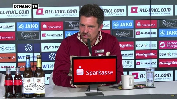 Thomas Stamm, Trainer der SG Dynamo Dresden, auf der Pressekonferenz vor dem 8. Spieltag gegen Alemannia Aachen.