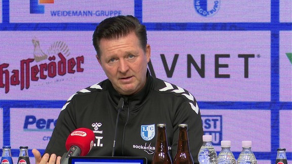 Christian Titz, Trainer des 1. FC Magdeburg, auf der Pressekonferenz vor dem 2.-Bundesligaspiel gegen den SV Darmstadt 98.