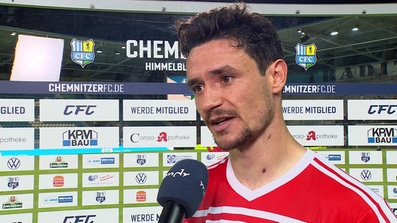 Niklas Landgraf (Kapitän Hallescher FC) nach dem 0:0 zum Ligaauftakt 2024/25 gegen den Chemnitzer FC.