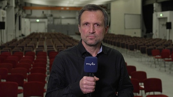 MDR-Reporter Peer Vorderwülbecke