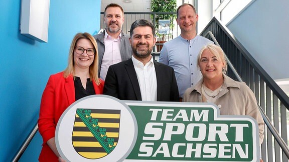 Gründung des Vereins Team Sport Sachsen.  Sandra Zimmermann, Karsten Günther, Romy Polster, Hintere Reihe: vl. Dirk Rohrbach und Steffen Herold