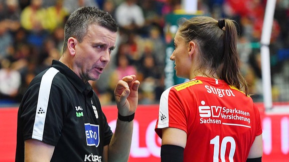 Dresdner SC, v.l.: Trainer Alexander Waibl mit Lena Stigrot