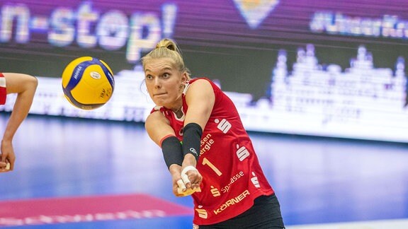Lind Bock, Dresdner SC, am Ball.