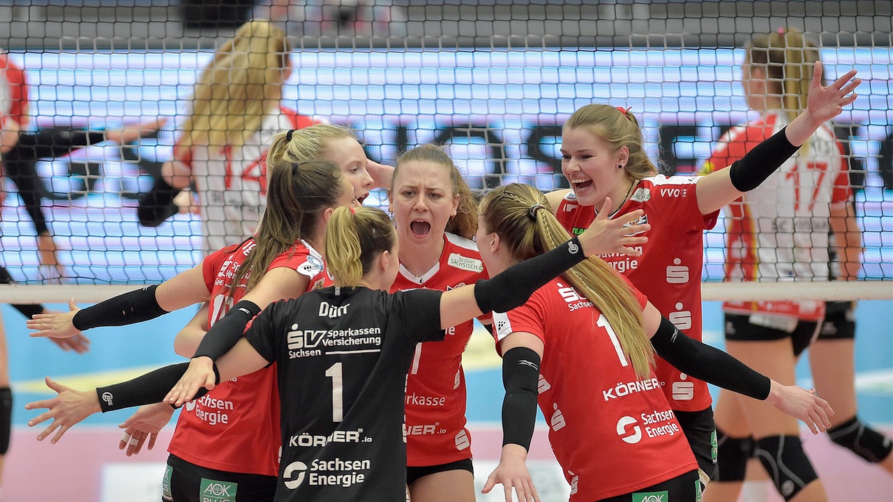 Volleyball Dsc Frauen Kampfen Sich Mit Krimi Ins Finale Mdr De