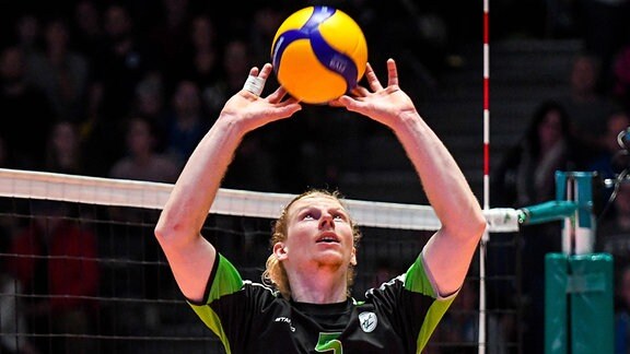 Volleyball: Grizzlys Zu Stark - VC Bitterfeld-Wolfen Verliert Erstes ...