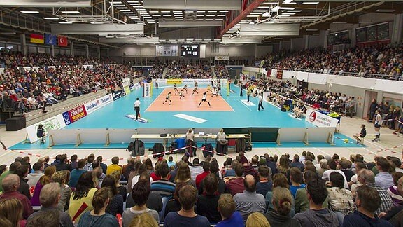 Volleyball in der Margon Arena, Dresden.