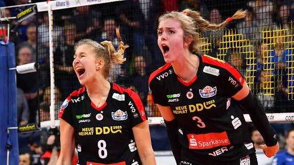 Monique Strubbe und Emma Cyris