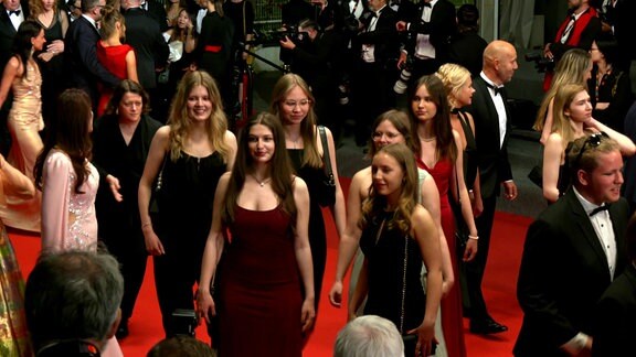 Schülerinnen vom Veit-Ludwig-von-Senkendorf-Gymnasium in Meuselwitz auf dem Filmfestival in Cannes