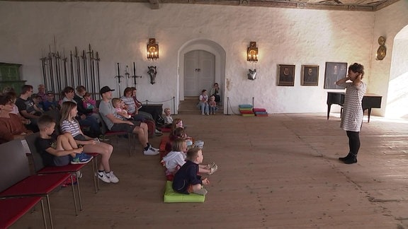 Kinder beim "Schlösserkindertag" auf der Schloss Burgk bei Schleiz