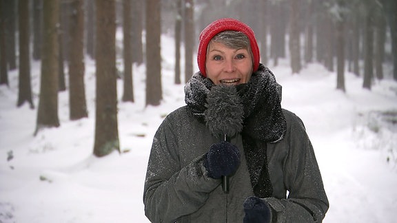 Sandra Voigtmann im wilntelichen Wald bei Schmiedefeld