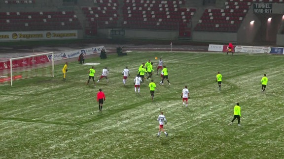 Szene aus dem Spiel "FC Rot-Weiß Erfurt - Chemnitzer FC"