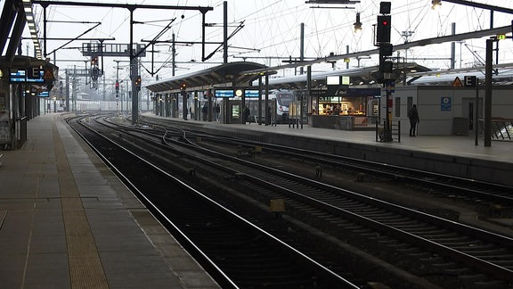 Leere Bahnsteige im Erfurter Hauptbahnhof