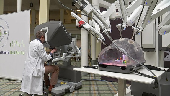 OP Roboter da Vinci in der Klinik Bad Berka