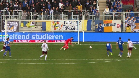 Szene aus dem Spiel "FC Carl Zeiss Jena - BFC Dynamo"