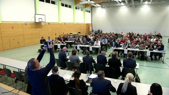 Knapp 80 Stadträte aus Suhl, Oberhof, Zella-Melis und Schleusingen