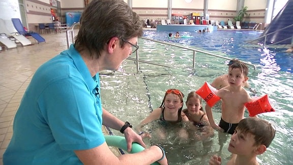 Katrin Herzog, die dienstälteste Schwimmmeisterin im Ottilienbad in Suhl