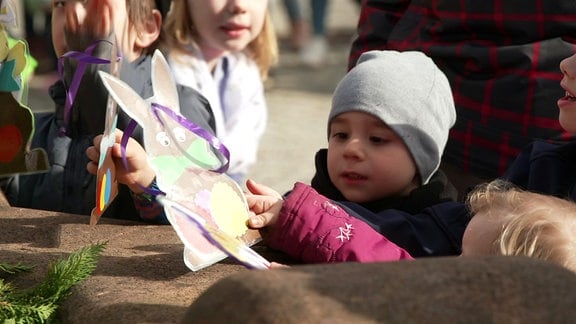 Schmöllner Kinder haben für den Marktbrunnen gebastelt