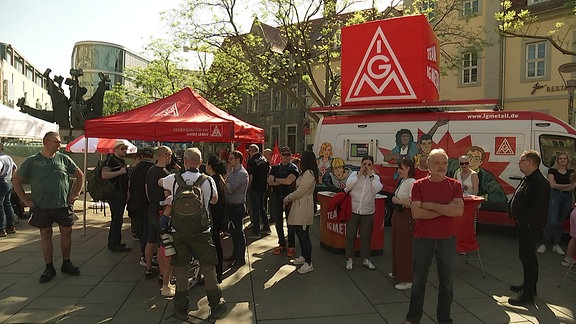 Teilnehmer*innen einer Demo