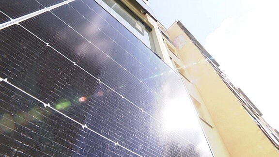 Solarpanele an Hauswand 