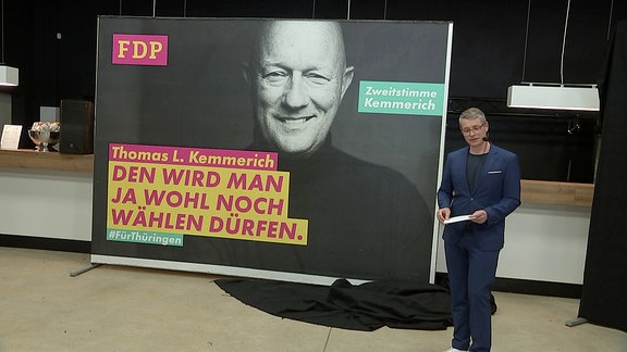 FDP Wahlkampfplakat wird enthüllt