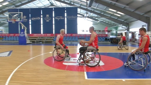 Deutsche Rollstuhlbasketballer trainieren in Elxleben