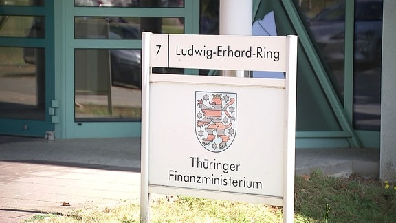 Eingangsschild Thüringer Finanzministerium 