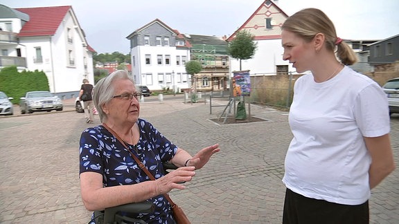 Reporterin Johanna Seidl im Gespräch mit Friedrichrodaerin