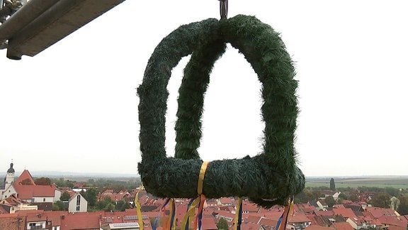 Richtkrone auf der Turmhaube der Runneburg