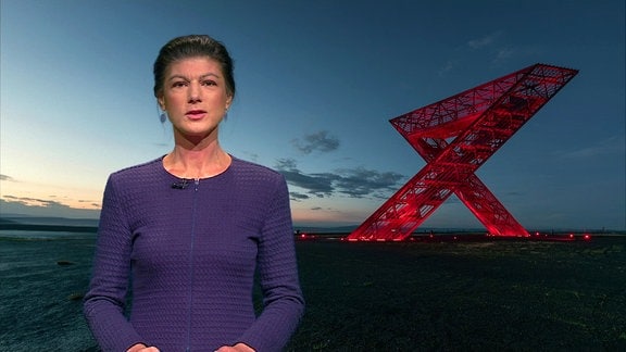 Wagenknecht in einem Schaltgespräch aus Saarbrücken