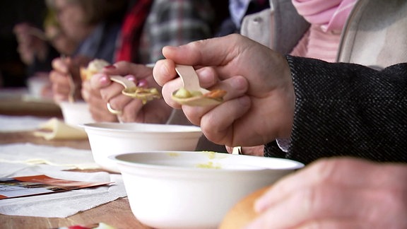 Suppe löffeln