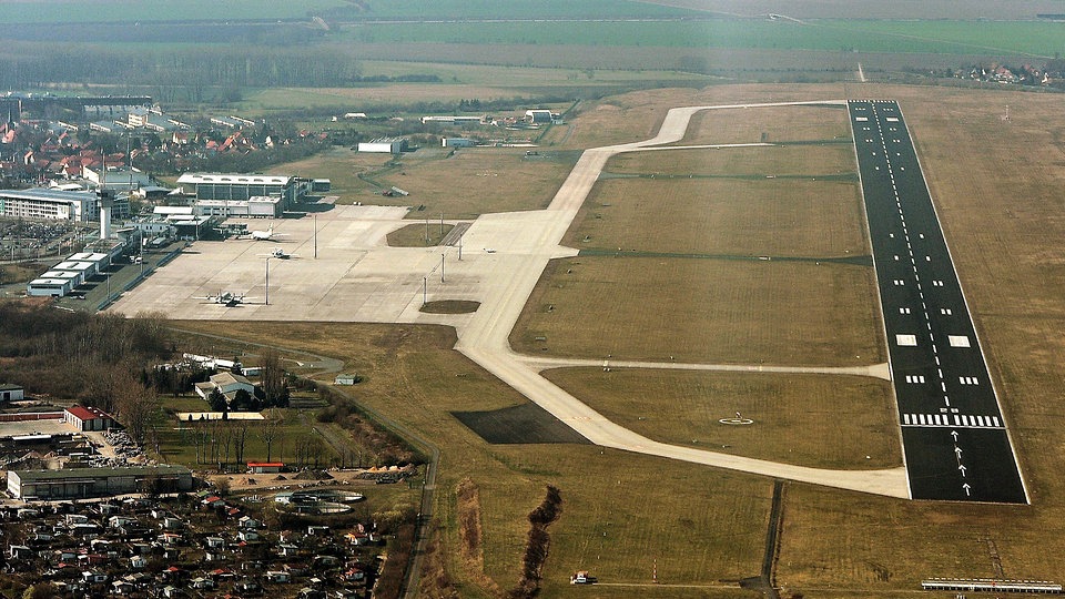 Flughafen ErfurtWeimar reagiert mit Umbenennung auf