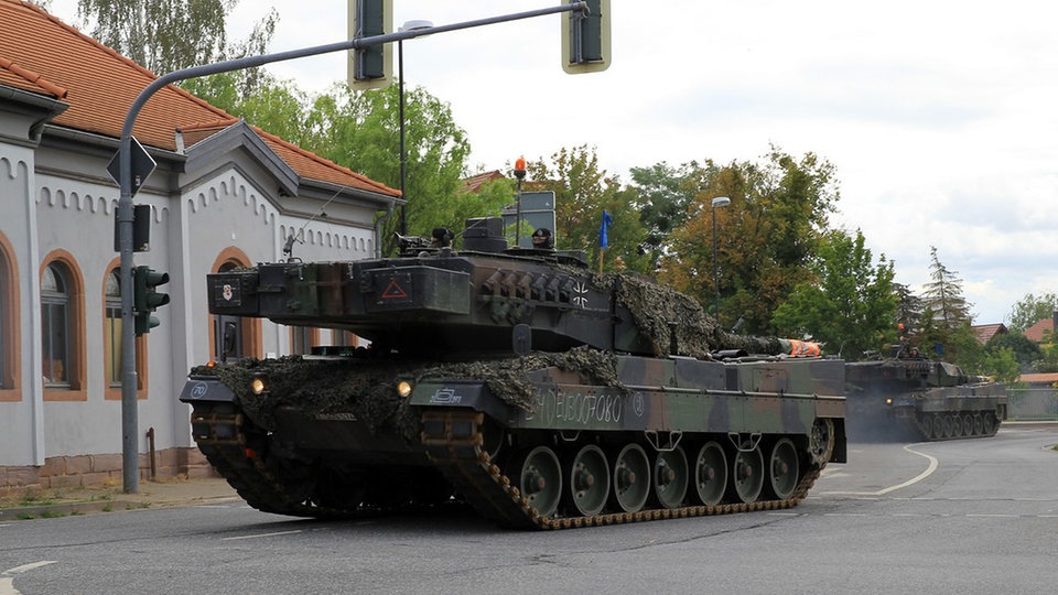 Panzer Rollen Durch Thuringen Bataillon Aus Bad Frankenhausen Ruckt Zur Ubung Nach Ohrdruf Aus Mdr De