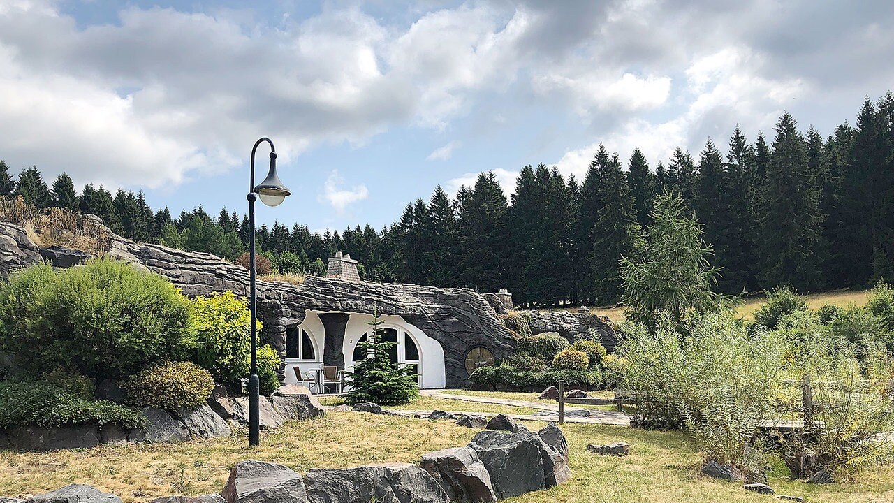 Wohnen Wie Die Hobbits Im Thuringer Feriendorf Auenland Mdr De