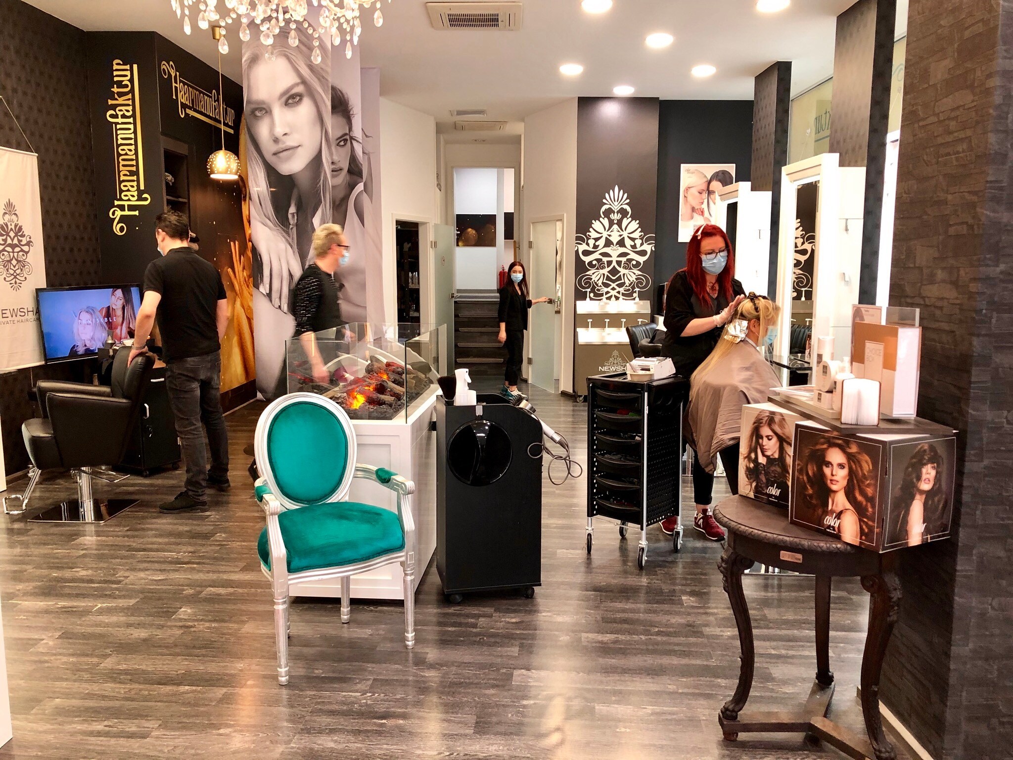 Kunden genießen mehr als nur den Haarschnitt MDR.DE