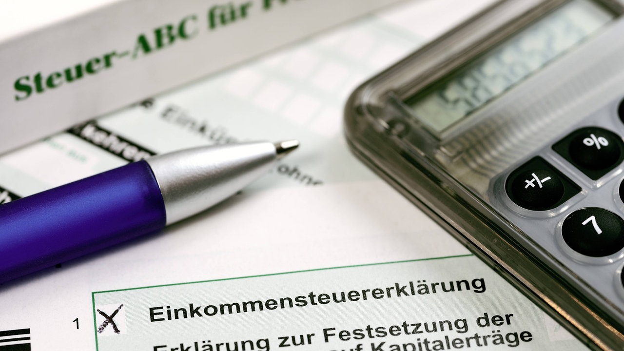 Faktencheck Wer Zahlt Den Spitzensteuersatz Mdr De