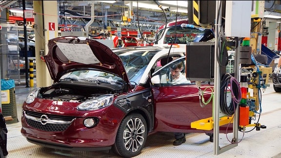 Opel Adam auf Produktionslinie im Opel-Werk Eisenach
