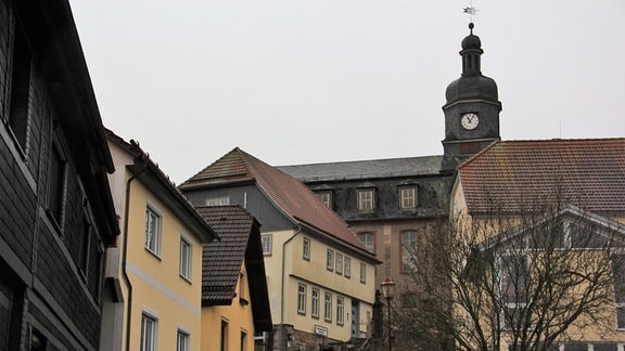 Geraberg am Nordrand des Thüringer Waldes war das „Thermometerdorf“. Jahrzehntelang dominierten Temperaturmesser die Dorfgeschicke. Das Museum in der alten Schule erinnert daran. 