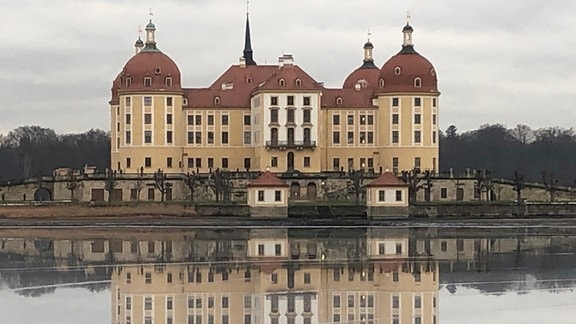 Schloss Moritzburg im Spiegel des großen Schlossteiches