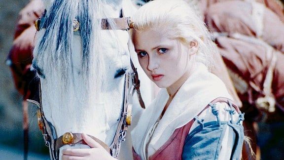 Das treue Pferd Falada mit der Prinzessin Aurinia (Dana Moravkova)