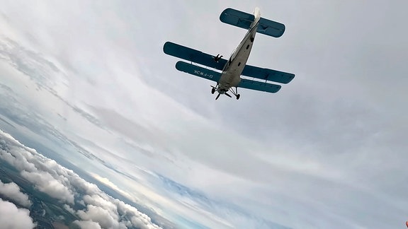 Fallschirmsprung über Laucha aus einer Antonov 2