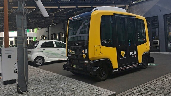 Der autonome Bus "Emily" befindet sich im Testbetrieb auf dem EUREF-Campus in Berlin.