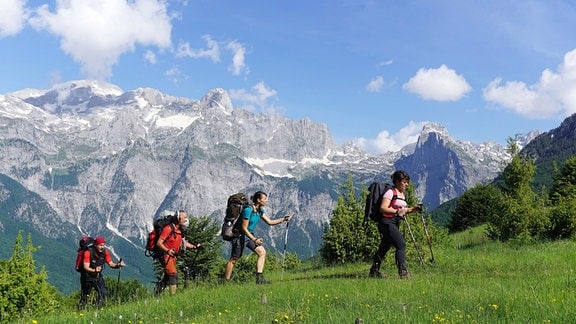 Trekking in den Albanischen Alpen: Die Filmcrew ist zu einer vierwöchigen Balkan-Expedition aufgebrochen, auf eine Entdeckungsreise in die "verwunschenen Berge".