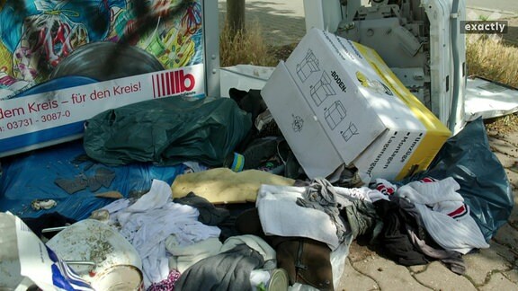exactly: Versinken wir im Müll?
