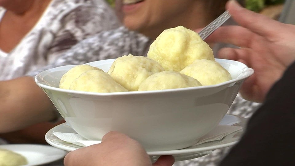 Unsere köstliche Heimat: Gabys Pflaumenknödel | MDR.DE