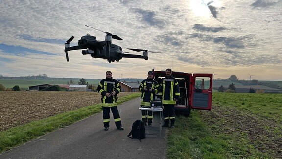 Die Freiwillige Feuerwehr hat seit 2019 eine Spezialeinheit. 8 ausgebildete Drohnen-Piloten, die bei komplizierten Löscheinsätzen im Landkreis die großen Wehren unterstützen.