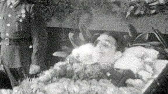 Trauerfeier für Rudi Arnstadt am 16. August 1962 im Kulturhaus Geisa